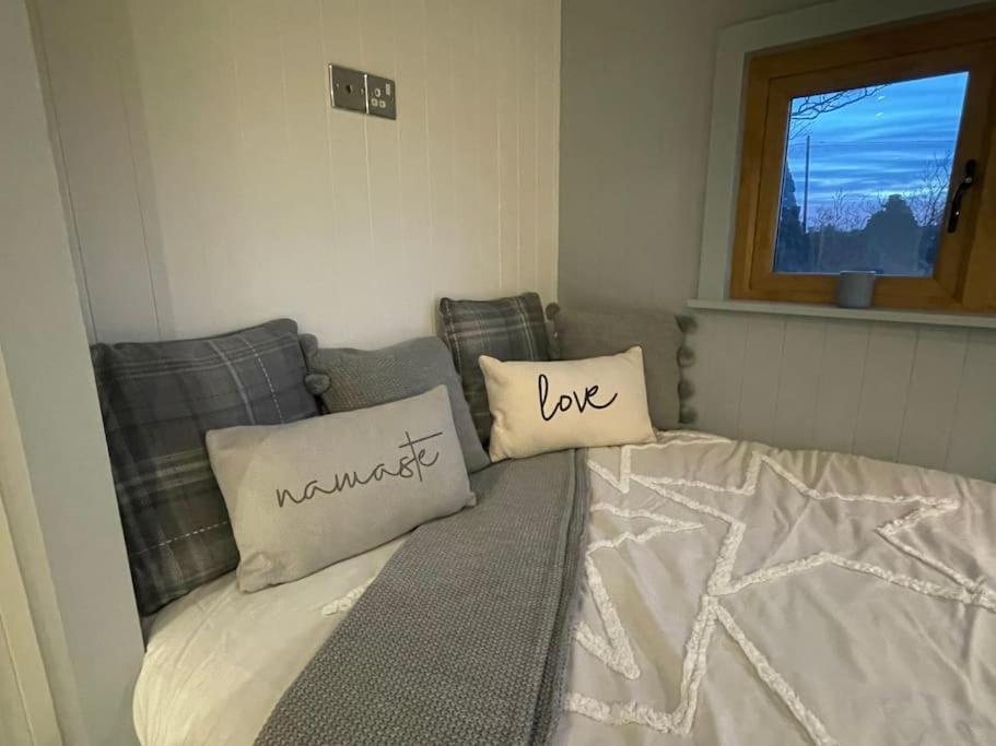 The Hut@Trefechan Wen - Coastal Coziness! Goodwick Esterno foto