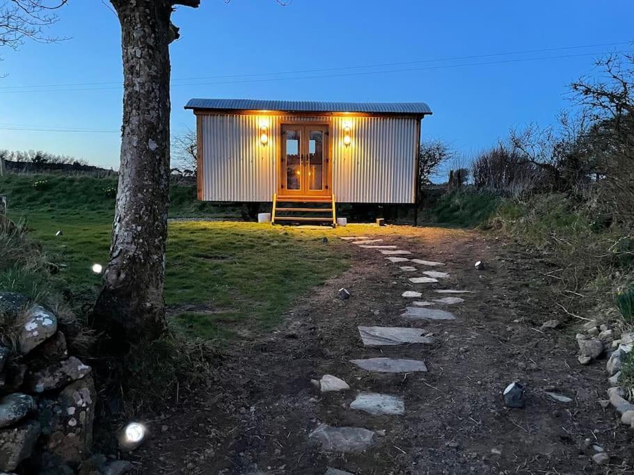 The Hut@Trefechan Wen - Coastal Coziness! Goodwick Esterno foto