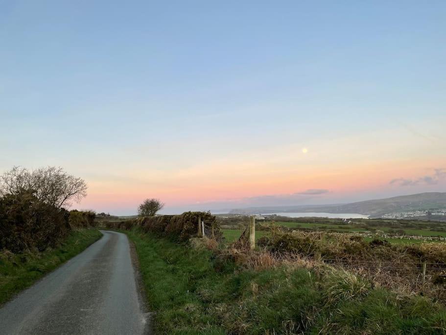 The Hut@Trefechan Wen - Coastal Coziness! Goodwick Esterno foto