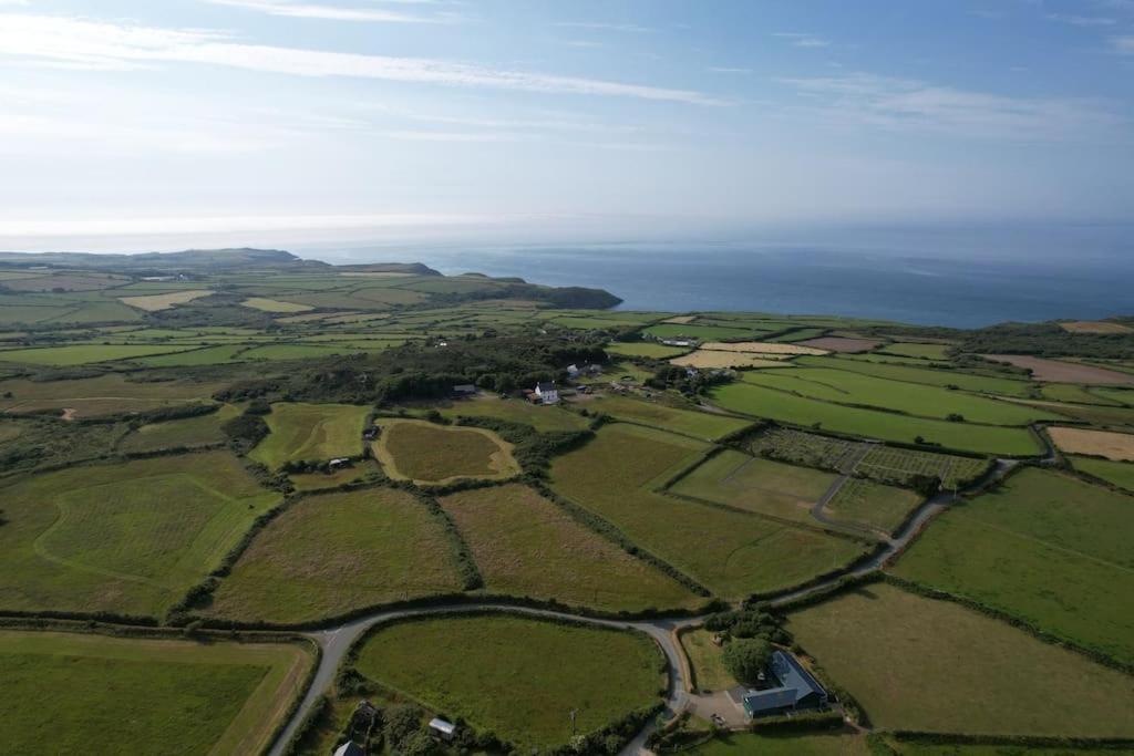 The Hut@Trefechan Wen - Coastal Coziness! Goodwick Esterno foto