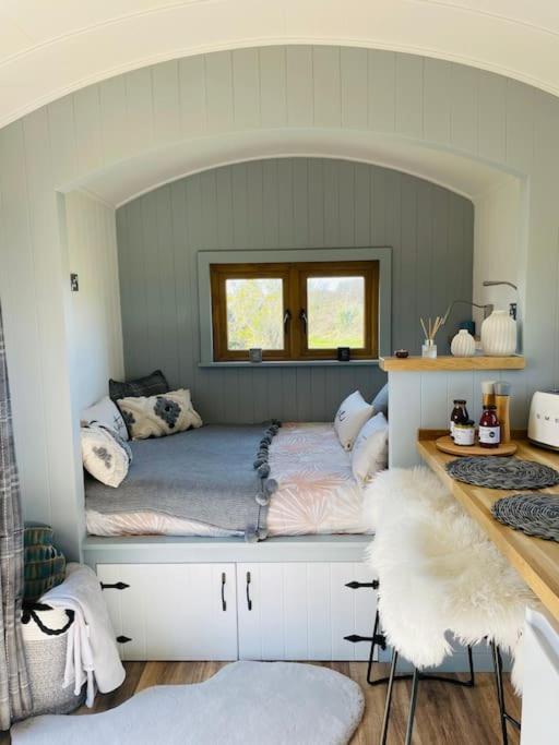 The Hut@Trefechan Wen - Coastal Coziness! Goodwick Esterno foto