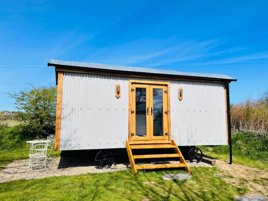 The Hut@Trefechan Wen - Coastal Coziness! Goodwick Esterno foto