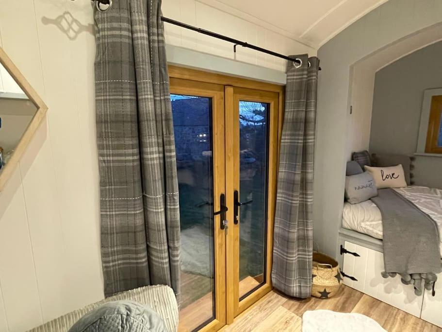 The Hut@Trefechan Wen - Coastal Coziness! Goodwick Esterno foto