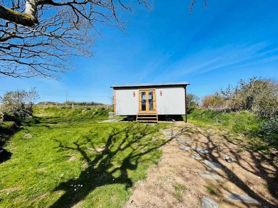 The Hut@Trefechan Wen - Coastal Coziness! Goodwick Esterno foto