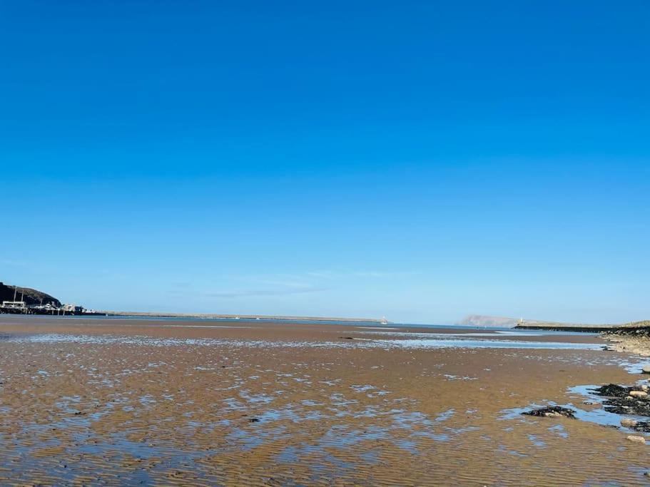 The Hut@Trefechan Wen - Coastal Coziness! Goodwick Esterno foto