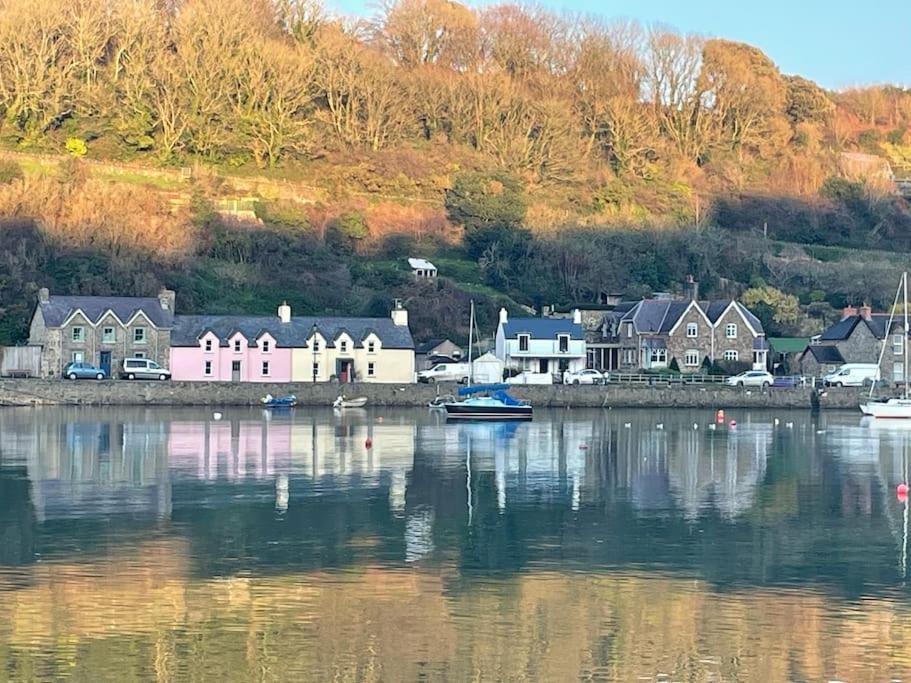 The Hut@Trefechan Wen - Coastal Coziness! Goodwick Esterno foto