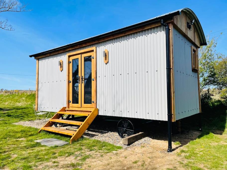 The Hut@Trefechan Wen - Coastal Coziness! Goodwick Esterno foto