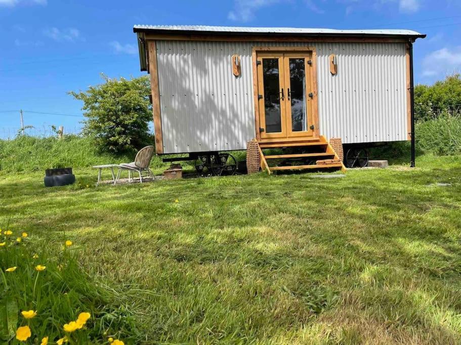 The Hut@Trefechan Wen - Coastal Coziness! Goodwick Esterno foto