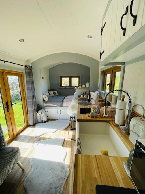 The Hut@Trefechan Wen - Coastal Coziness! Goodwick Esterno foto