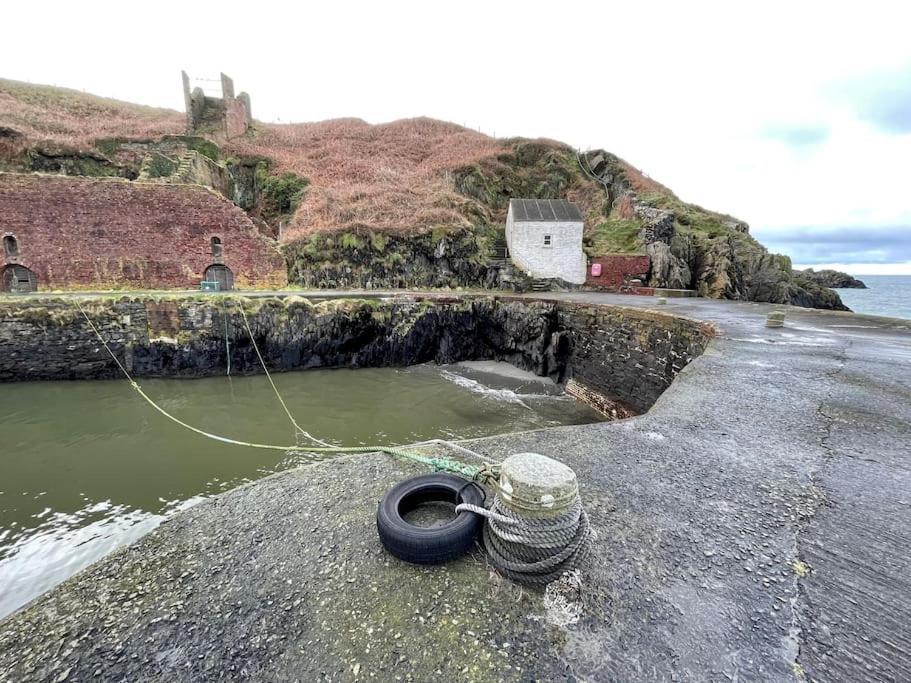 The Hut@Trefechan Wen - Coastal Coziness! Goodwick Esterno foto